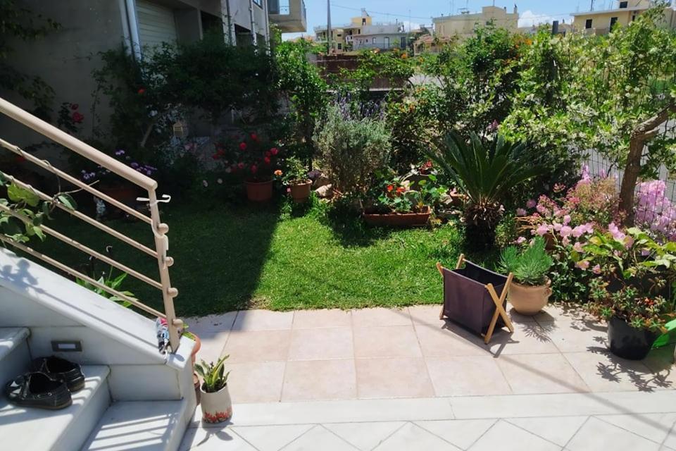 Xrysa'S Garden Apartment Mesolóngion Екстериор снимка